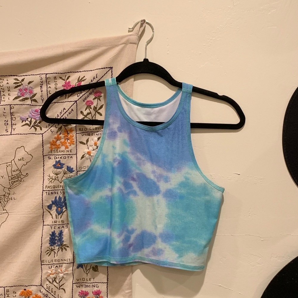 Teeki Cloud Crop Top